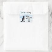 Große Umarmung Pinguin auf Eis-Foto mit Text Quadratischer Aufkleber (Tasche)