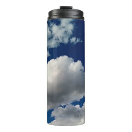 Große weiche Wolken Thermosbecher