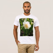 Große weiße Narzissen an einem Frühlingstag T-Shirt (Vorne ganz)