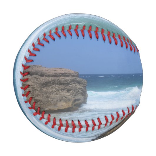 Große Wellen stürzen in Aruba Baseball (Vorderseite Links)