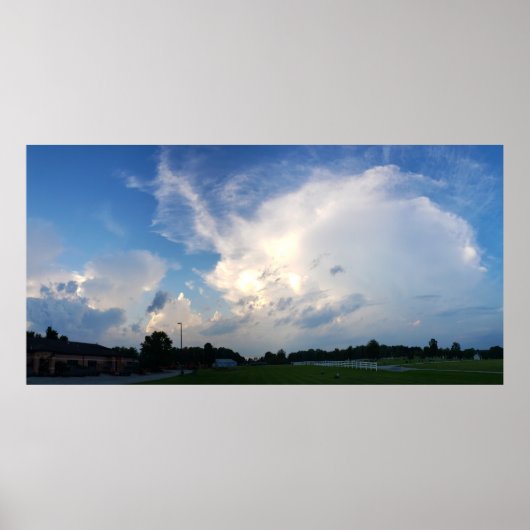 Große Wolke aus einem Friedhof gesehen Poster (Vorne)