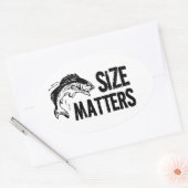 Größe zählt! Funny Fishing Design Ovaler Aufkleber (Umschlag)