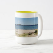 Große Zweifarbige Tasse gelb Strand und Meer (VorderseiteRechts)