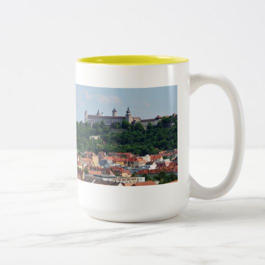 Große Zweifarbige Tasse gelb Würzburg Marienberg (Rechts)