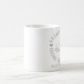 Großeltern, die Enkelkinder anheben Kaffeetasse (Mittel)