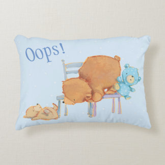 Großer Braunbär, Kaliko u. schlaffe Stühle des Zierkissen