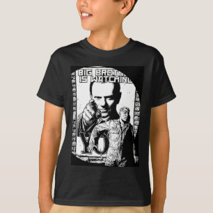 Großer Bruder passt auf T-Shirt