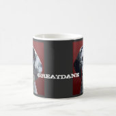 Großer Däne Harly stellen Tasse gegenüber (Mittel)