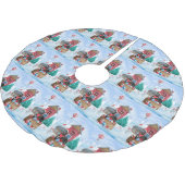 Großer Dane Hund im Schnee Weihnachtshundehaus Polyester Weihnachtsbaumdecke (Schrägansicht)