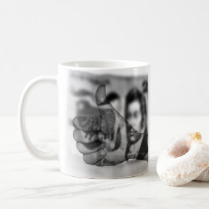 Großer Daumen Hoch Für Geld, Weiße Kaffeetasse. Kaffeetasse