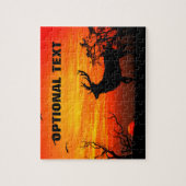 Großer Dollar silhouettiert gegen brennenden Puzzle (Vertikal)