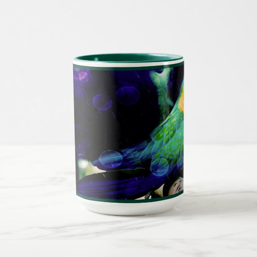 Großer grüner Macaw bei Dewlight Tasse (Zentrum)