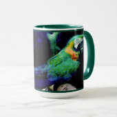 Großer grüner Macaw bei Dewlight Tasse (VorderseiteRechts)