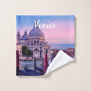 Großer Kanal mit Gondeln und Kirche in Venedig Waschlappen
