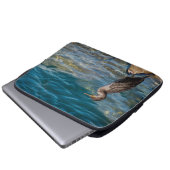 Großer Kormoran auf den Felsen Laptopschutzhülle (Vorne Knopf)