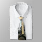 Großer Laderaum im Maschinengeschäft Krawatte (Gebunden)