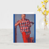 großer Mann in Rot und kariert Karte (Gelbe Blume)