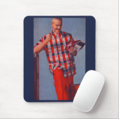großer Mann in Rot und kariert Mousepad (Mit Mouse)