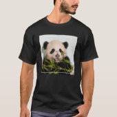 Großer Panda, der an der Wand sich lehnt T-Shirt (Vorderseite)
