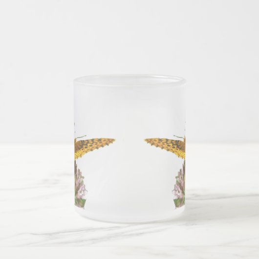 Großer Spangled Fritillary Butterfly auf Milchkwee Mattglastasse (Mittel)