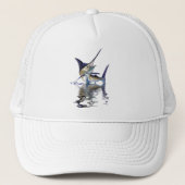 Großer Speerfisch mit Reflexion im Wasser Truckerkappe (Vorderseite)