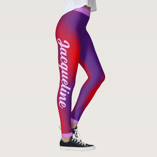 Großer weißer Skripttext auf LILA Leggings (Rechts)