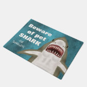 Großer Weißhai-Angriff Personalisiert Funny Beware Fußmatte (Schrägansicht)