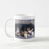 größerer Schweizer Gebirgshundewelpe Kaffeetasse (Links)