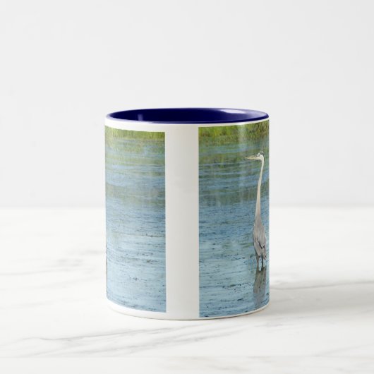 Großes Blau-Reiher-Tasse Zweifarbige Tasse (Mittel)
