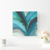 Großes blaues Blatt I Quadratische Wanduhr (Zuhause)