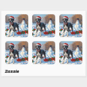 Großes Dane läuft im Schnee mit Weihnachtshut Quadratischer Aufkleber (Blatt)