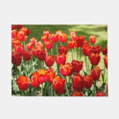 Grosses Feld roter Tulpen Fußmatte (Vorderseite)