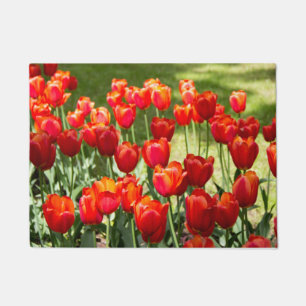 Grosses Feld roter Tulpen Fußmatte