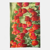 Grosses Feld roter Tulpen Geschirrtuch (Vertikal)