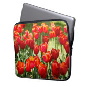Grosses Feld roter Tulpen Laptopschutzhülle (Vorderseite Links)