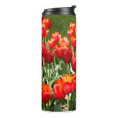 Grosses Feld roter Tulpen Thermosbecher (Nach links gedreht)