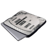 GROSSES GERICHTSHOF INNERHALB LAPTOPSCHUTZHÜLLE (Vorne Knopf)