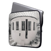 GROSSES GERICHTSHOF INNERHALB LAPTOPSCHUTZHÜLLE (Vorderseite Links)