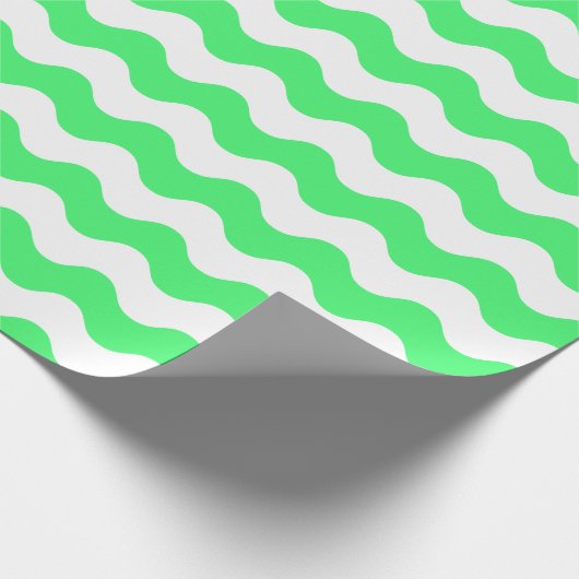 Großes hellgrünes und Weiß bewegt Packpapier (Ecke)