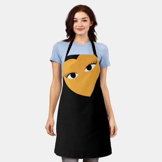 Grosses Herz mit Augen auf schwarzer Schürze (Getragen)