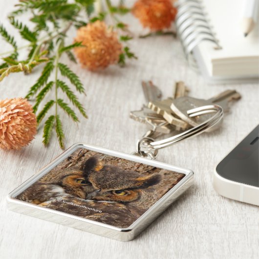 Großes Horned Owl in Douglas Fir Tree Schlüsselanhänger (Seite)