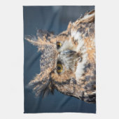 Großes Horned Owl Portrait Handtuch (Vertikal)