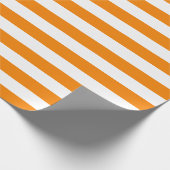 Großes Orange und Weiß Stripes Packpapier (Ecke)