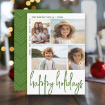 Grosses Skript Olive Green - 4 Foto Offset - Happy Feiertagskarte<br><div class="desc">FRONT DESIGN: Eine Collage von 4 Fotos in einem einfachen Raster, um viele Bilder aus dem vergangenen Jahr zu unterstreichen. Das Foto-Raster ist nicht in der Mitte, die Familiennamen umschließen die Collage als Rahmen. Moderne Optik für eine Urlaubsfotokarte mit grünen Akzenten und "Happy Holidays" in einem funky handgeschriebenen Script-Schriftart. Der...</div>