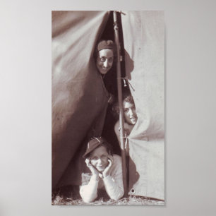 Großes Vintages Foto-junge Mädchen-Camping Poster