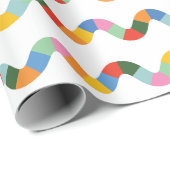 Grossfarbener Regenbogen-Karo Wavy Strip Pattern Geschenkpapier (Rolleneckpunkt)
