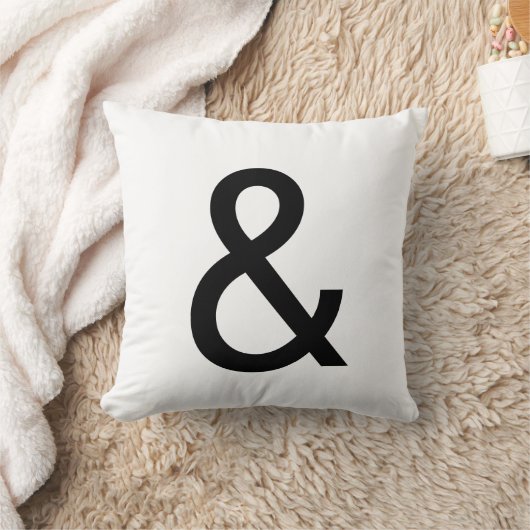 Großformatiger, feiner Text in Schwarzweiß Kissen (Decke)