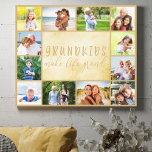 Großkinder machen das Leben großartig neutral in B Leinwanddruck<br><div class="desc">Leinwand aus gepacktem Foto mit hübschen Enkeln zitiert. Die Fotovorlage ist für Sie bereit, 12 Ihrer Lieblings-Fotos hinzuzufügen, die als Rahmen um das Sprichwort der Großeltern angezeigt werden. Die Formulierung lautet "Großkinder machen das Leben großartig" in handgeschriebenem, eigenartigen Großbuchstaben und eleganter Schriftzeichen. Die Einrichtung ist in Beige und Creme gehalten...</div>