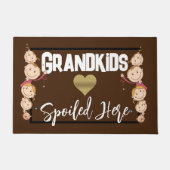 Großkinder verwöhnt hier Türmatte (Vorderseite)