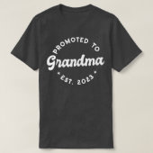 Großmutter 2023 befördert  T-Shirt (Design vorne)
